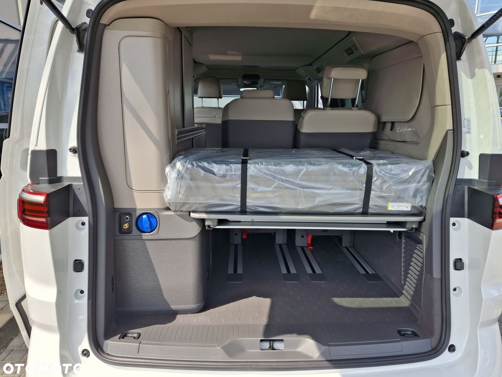 Volkswagen California - 14