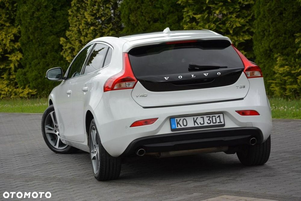 Volvo V40 T3 Geartronic Summum - 14