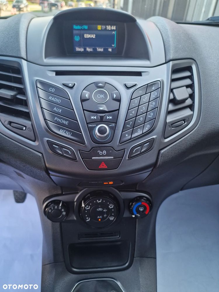 Ford Fiesta - 12