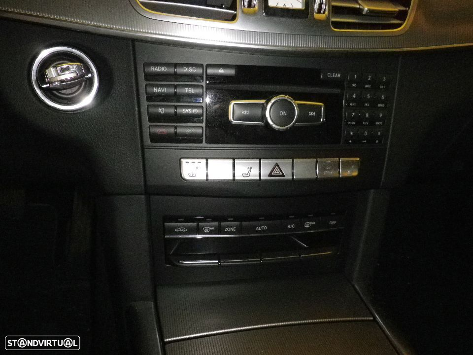 Mercedes-Benz E 300 Bluetec Hybrid Avantgarde - 27