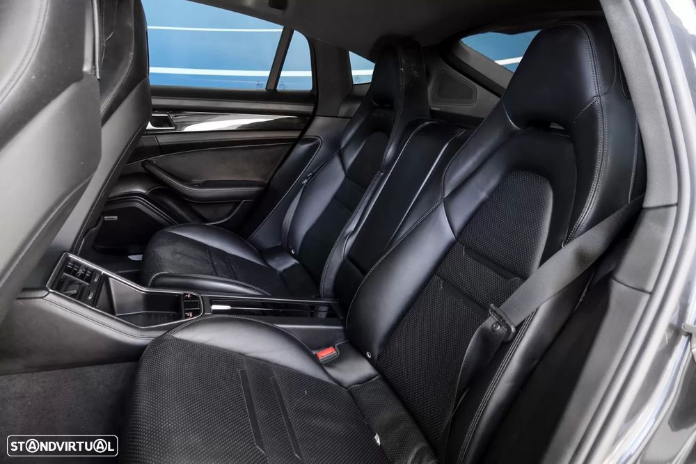 Porsche Panamera 4 E-Hybrid - 19