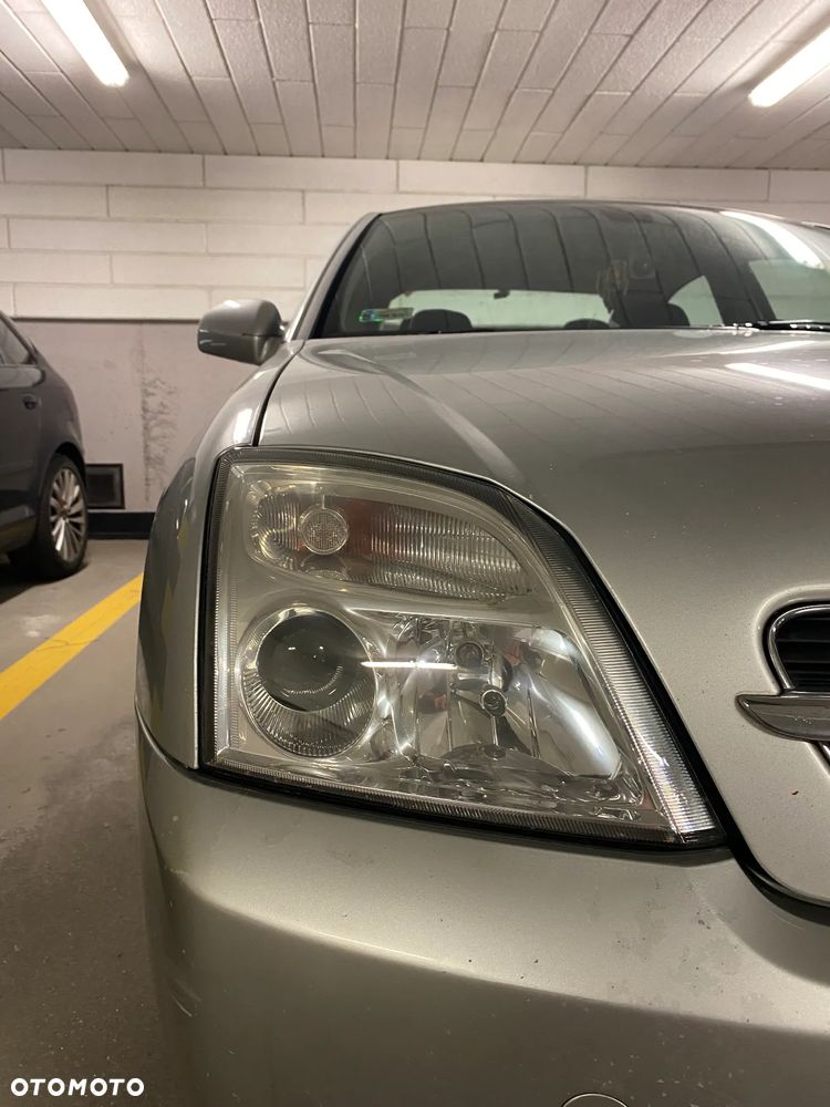 Opel Vectra 2.2 - 3