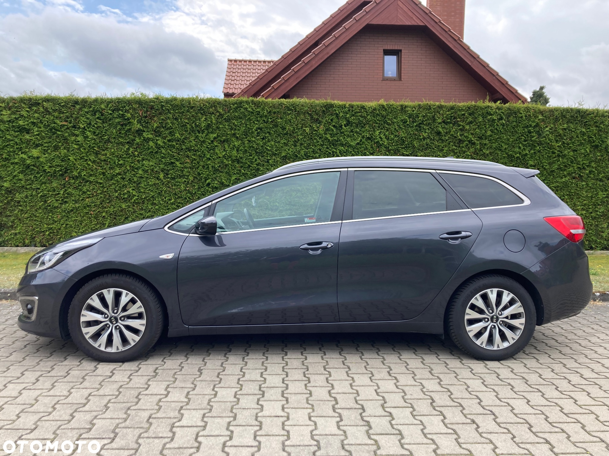 Kia Ceed - 4