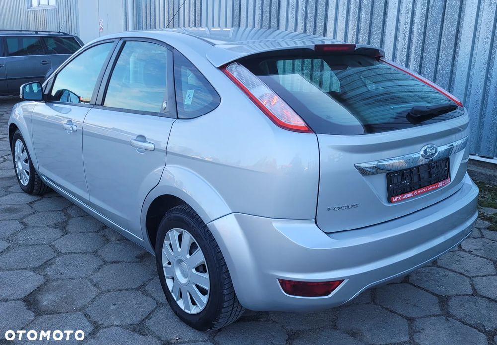 Ford Focus 1.6 Ghia - 6