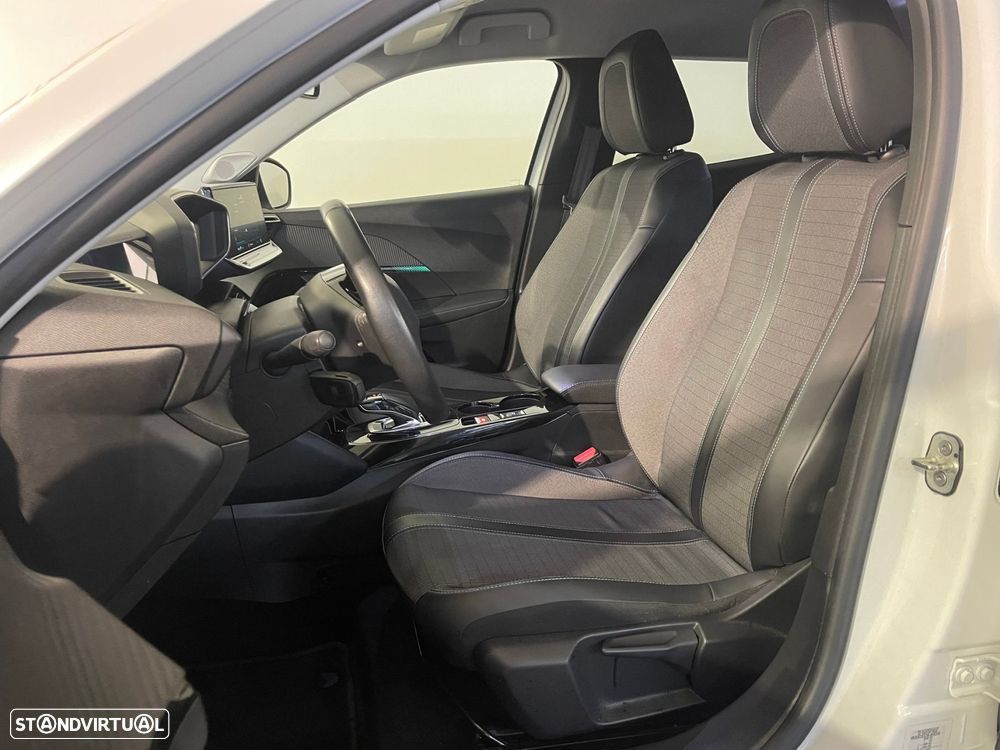 Peugeot e-2008 50 kWh Allure - 11