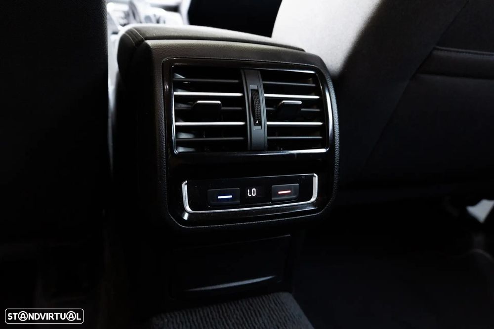 VW Passat Variant 1.6 TDI Confortline DSG - 45