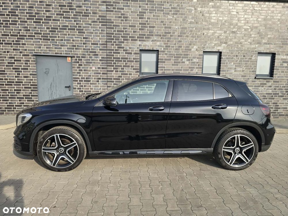 Mercedes-Benz GLA 200 7G-DCT AMG Line - 9
