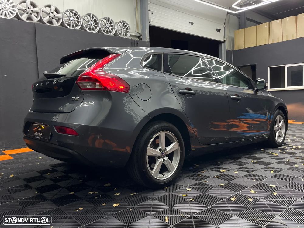 Volvo V40 1.6 D2 Momentum Eco - 12
