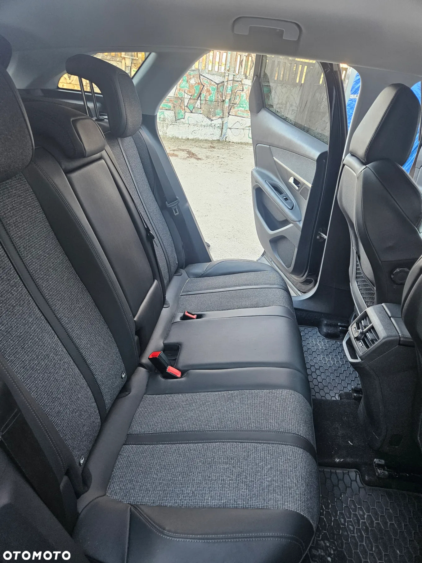 Peugeot 3008 1.5 BlueHDi Allure S&S - 11