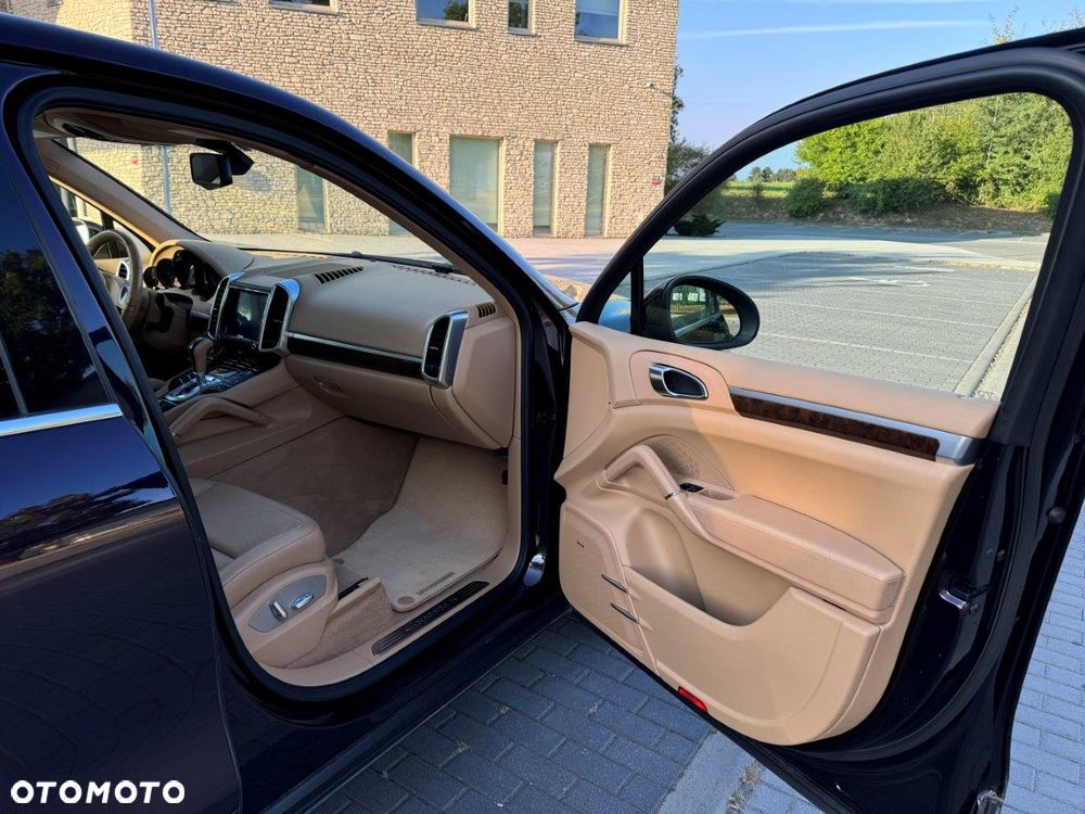 Porsche Cayenne - 15