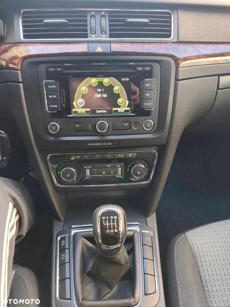 Skoda Superb 2.0 TDI DPF Exclusive - 27