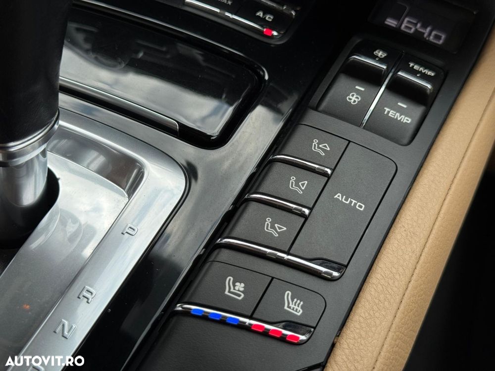 Porsche Cayenne V6 3.6L Aut. - 20