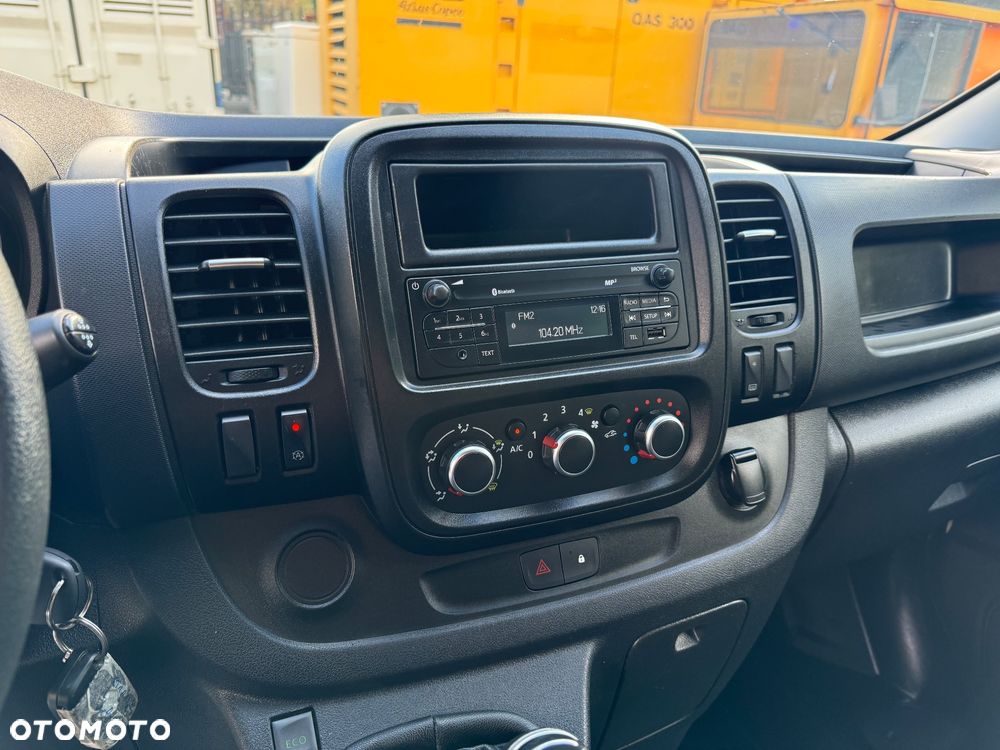 Renault Trafic - 17