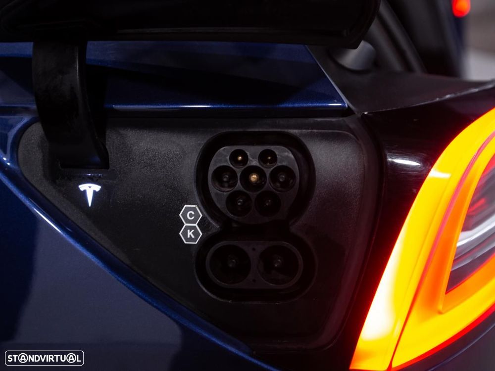 Tesla Model Y Long Range Tração Integral - 17