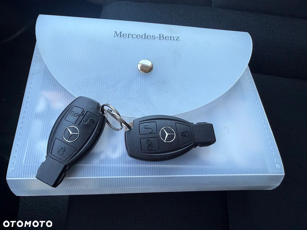 Mercedes-Benz VITO - 21