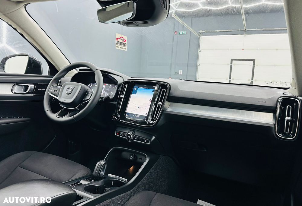 Volvo XC 40 T3 Geartronic Momentum Pro - 21