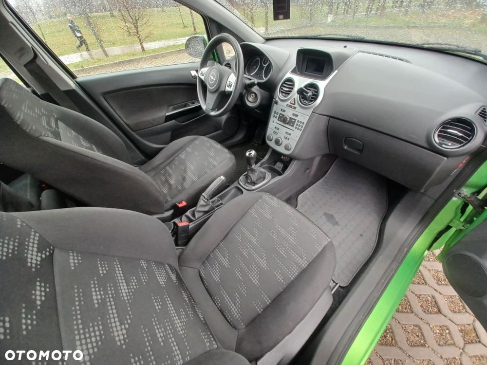 Opel Corsa 1.2 16V Cosmo - 20