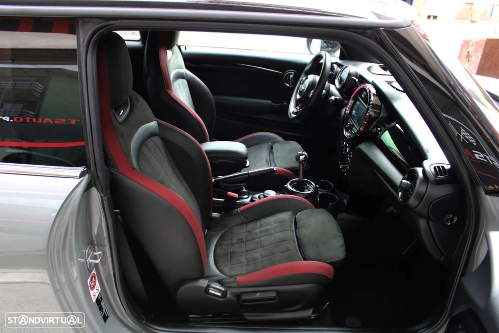 MINI 3 Portas John Cooper Works - 27