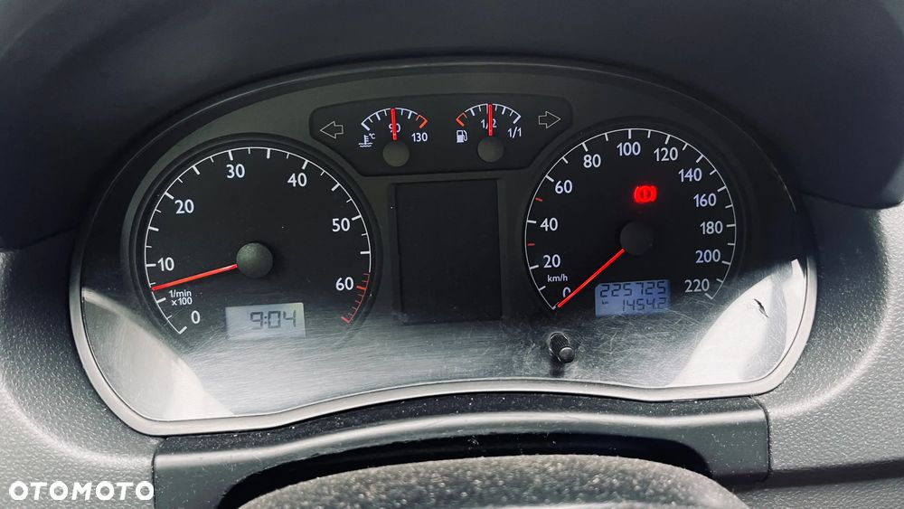 Volkswagen Polo 1.4 16V Comfortline - 9
