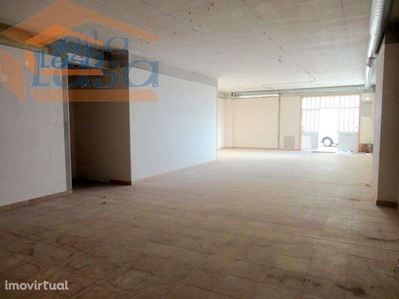 Armazém, Arcozelo com 2 Portões - Grande imagem: 3/3