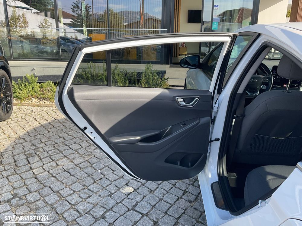 Hyundai Ioniq 1.6 GDI HEV - 44