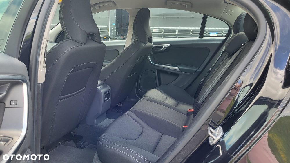 Volvo S60 T3 Kinetic - 9