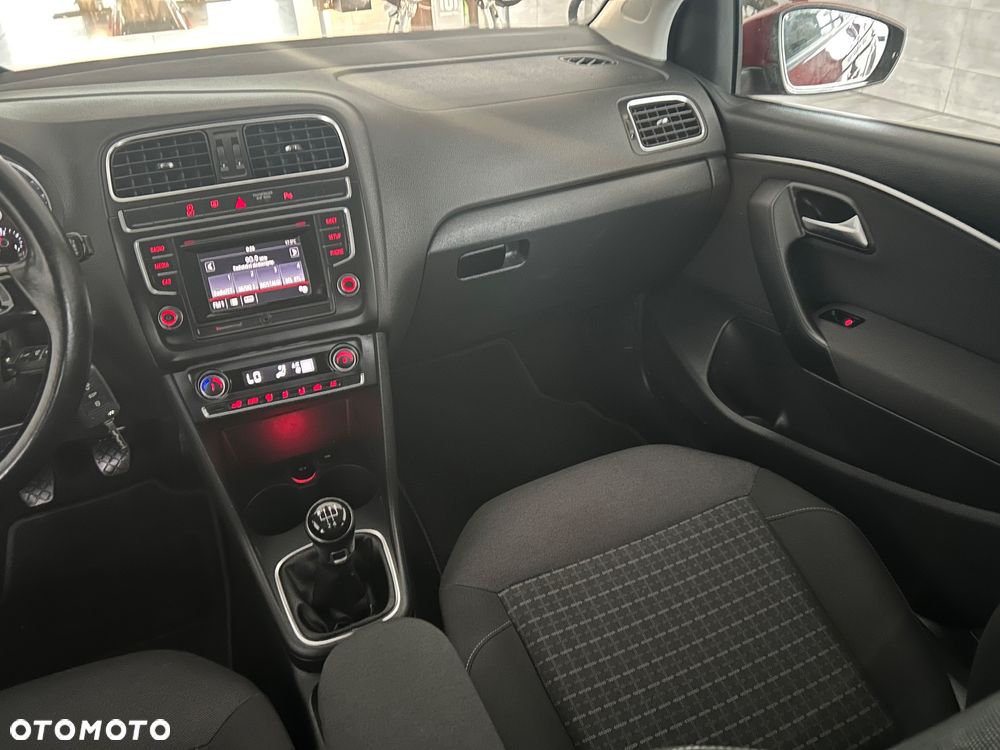 Volkswagen Polo 1.4 TDI (Blue Motion Technology) Comfortline - 21