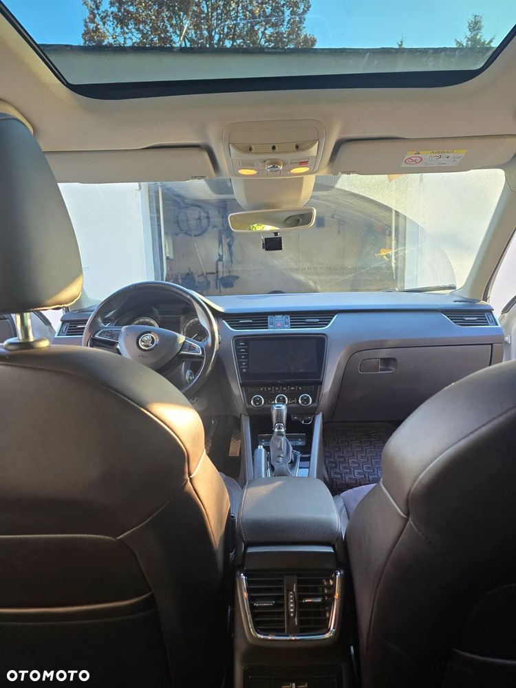 Skoda Octavia 2.0 TDI 4x4 L&K DSG - 9