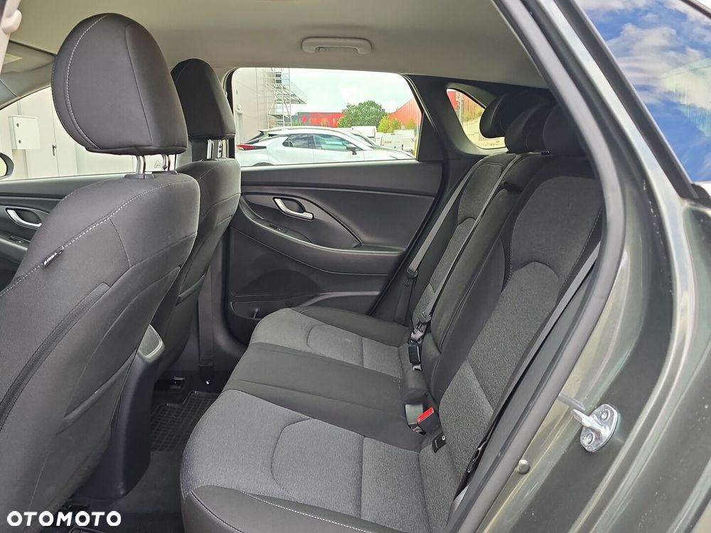 Hyundai i30 1.5 T-GDI 48V Smart - 13