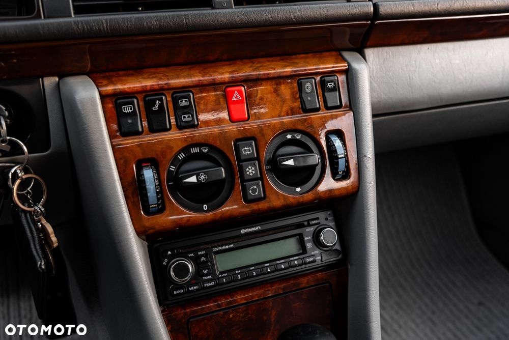 Mercedes-Benz W124 (1984-1993) - 22