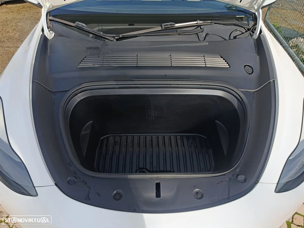 Tesla Model Y Long Range Dual Motor AWD - 18