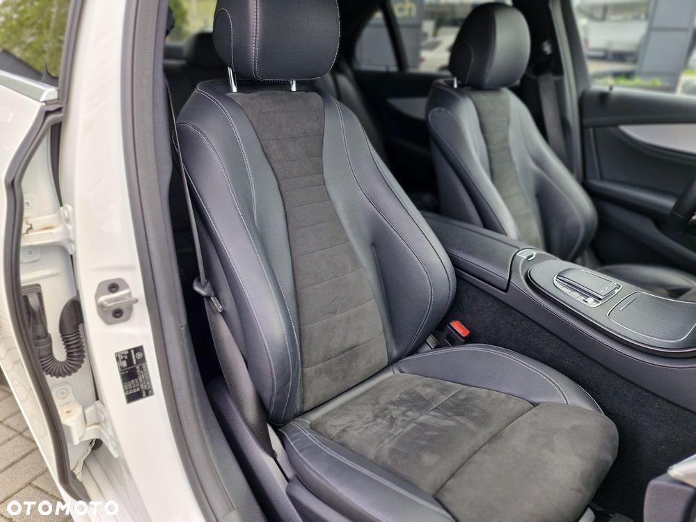 Mercedes-Benz Klasa E 220 d 4-Matic 9G-TRONIC - 15