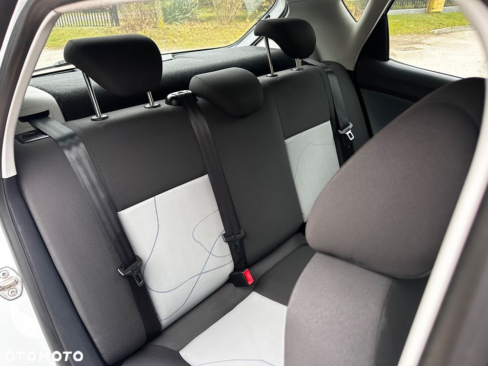 Seat Ibiza 1.4 16V Style - 24