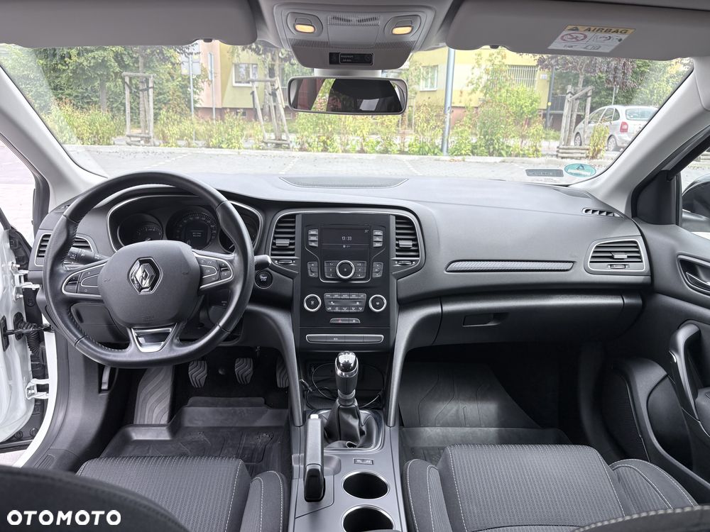 Renault Megane 1.6 SCe Limited - 10