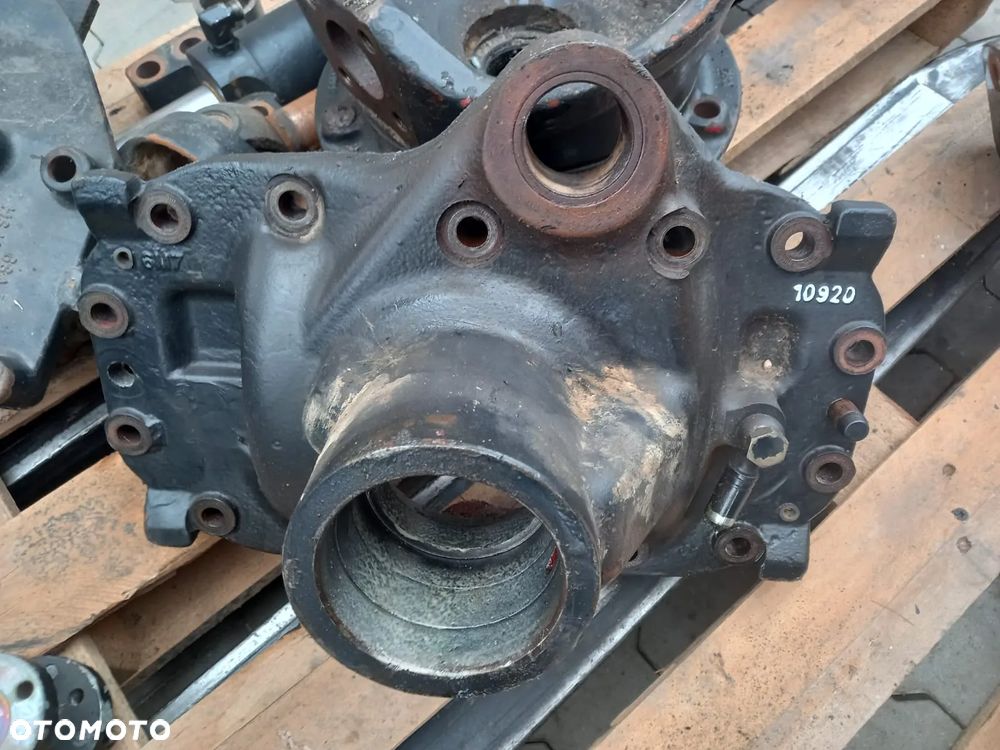 Przedni most 20.26 zwolnica obudowa mechanizm różnicowy piasta siłownik Deutz Fahr Agrotron 150 - 12