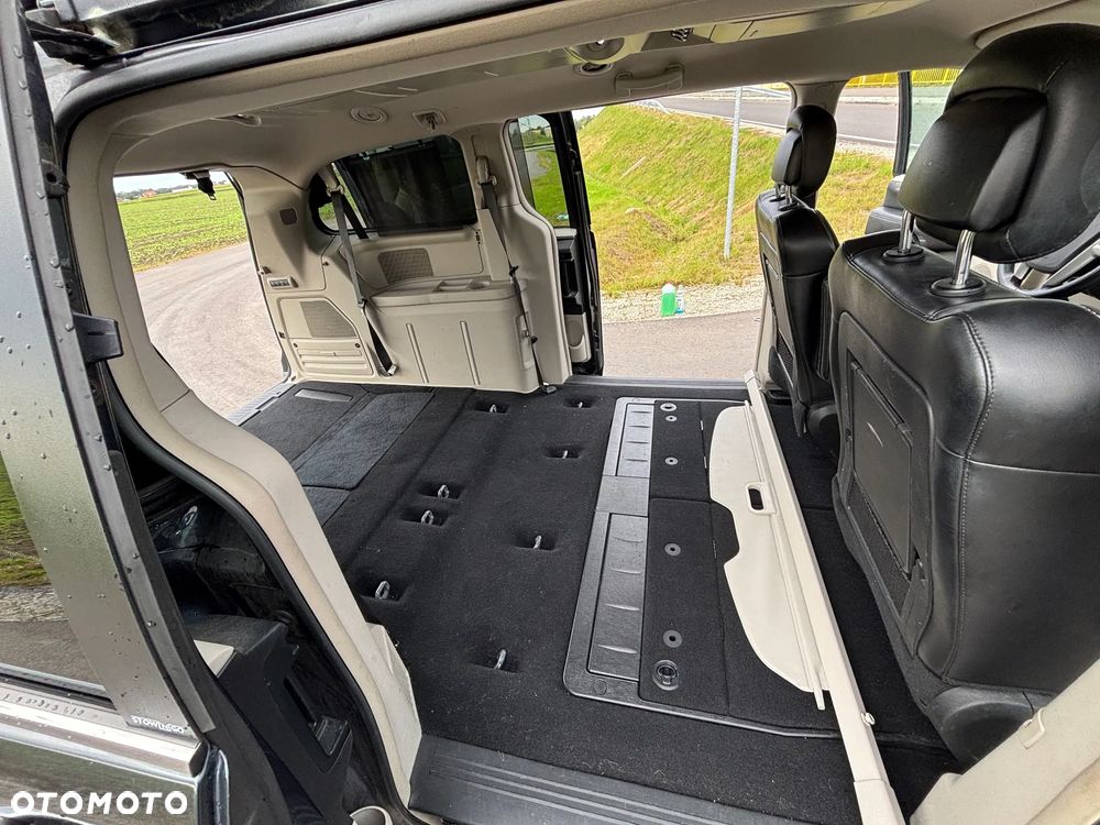 Lancia Voyager 2.8CRD Platinum - 16