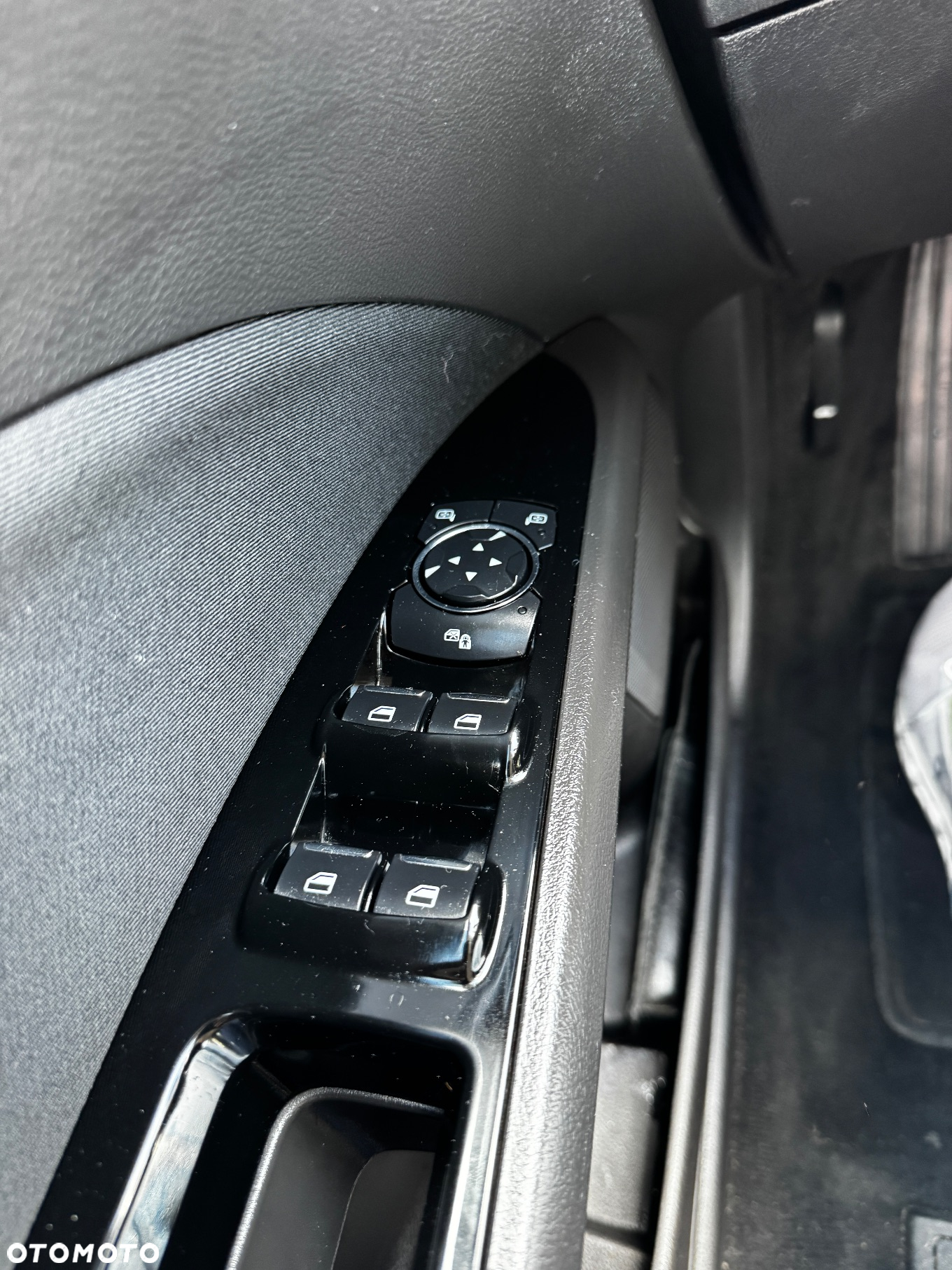 Ford Mondeo 2.0 TDCi Trend PowerShift - 6