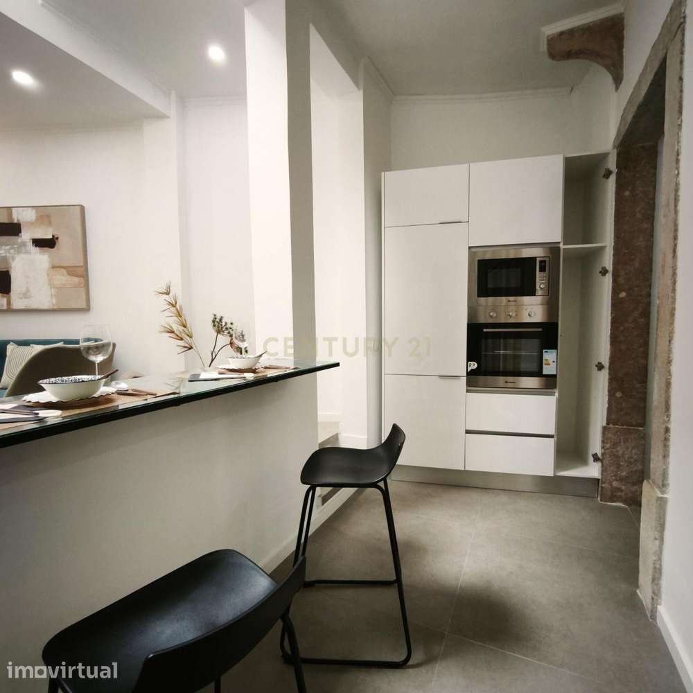 Apartamento T3 totalmente remodelado, com arrecadação e excelente loca - Grande imagem: 5/13