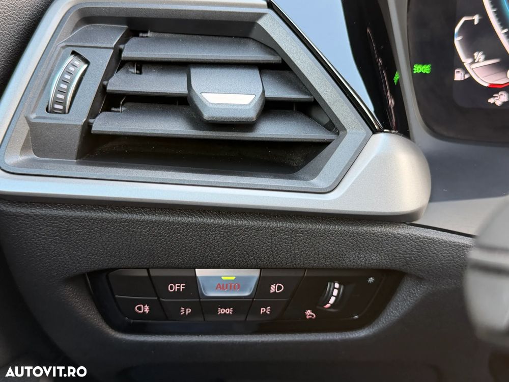 BMW Seria 3 330e Aut. Advantage - 33