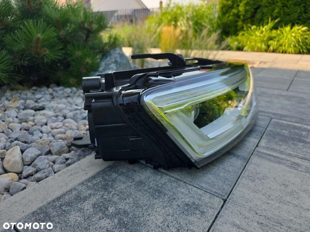 AUDI Q3 RSQ3 8U0 LIFT Lampa prawa przód Full Led Dynamic 8U0941034 - 4