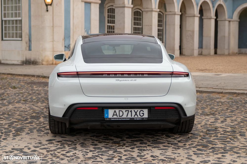 Porsche Taycan - 14