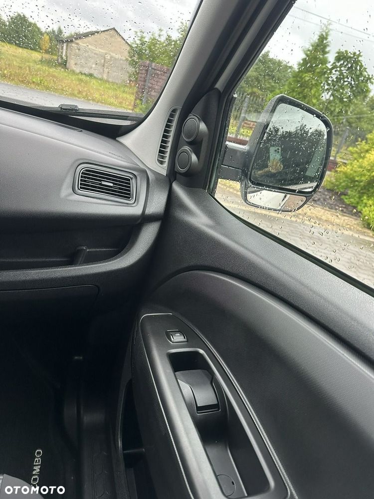 Opel Combo - 24