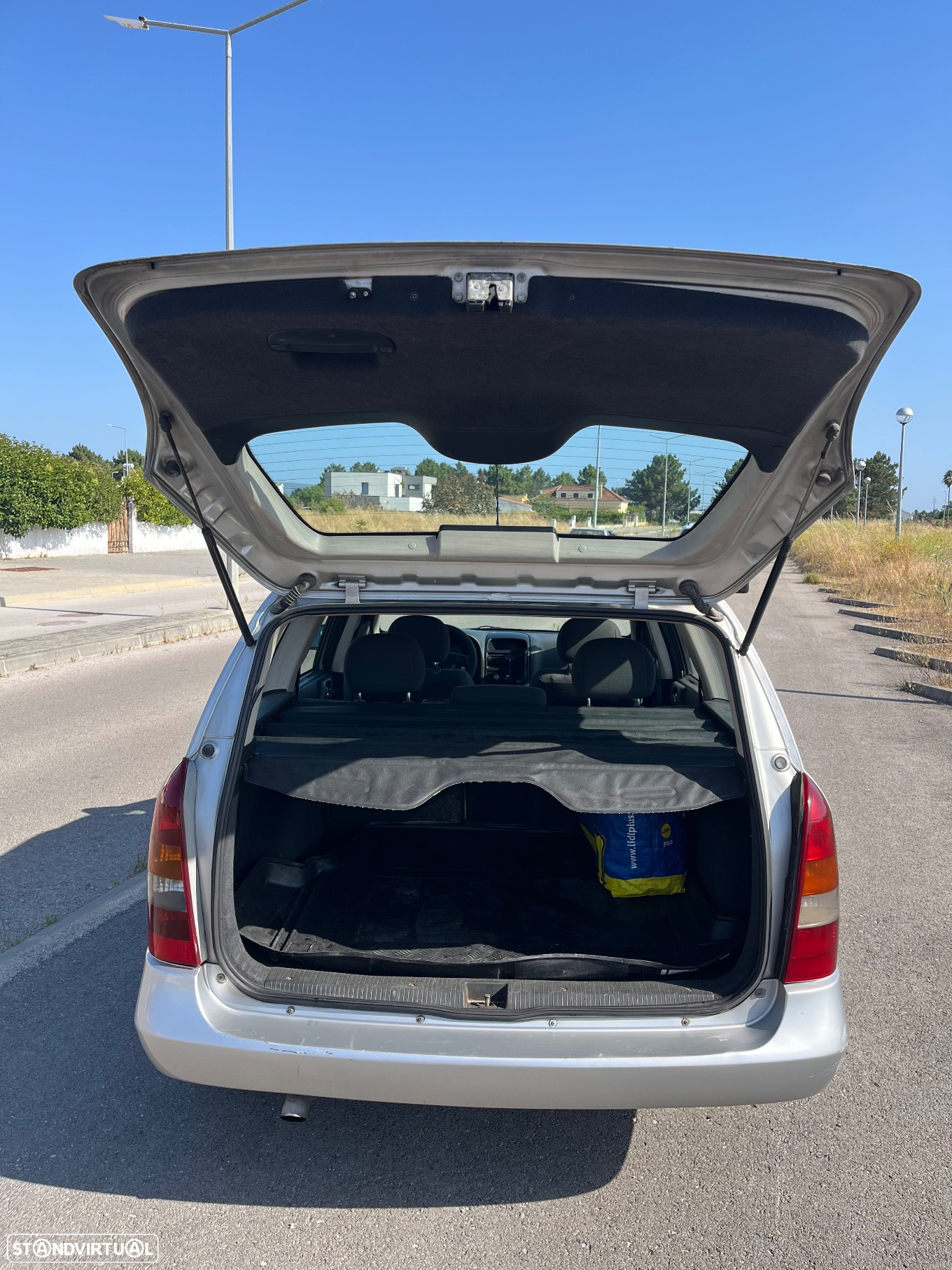 Opel Astra Caravan - 11