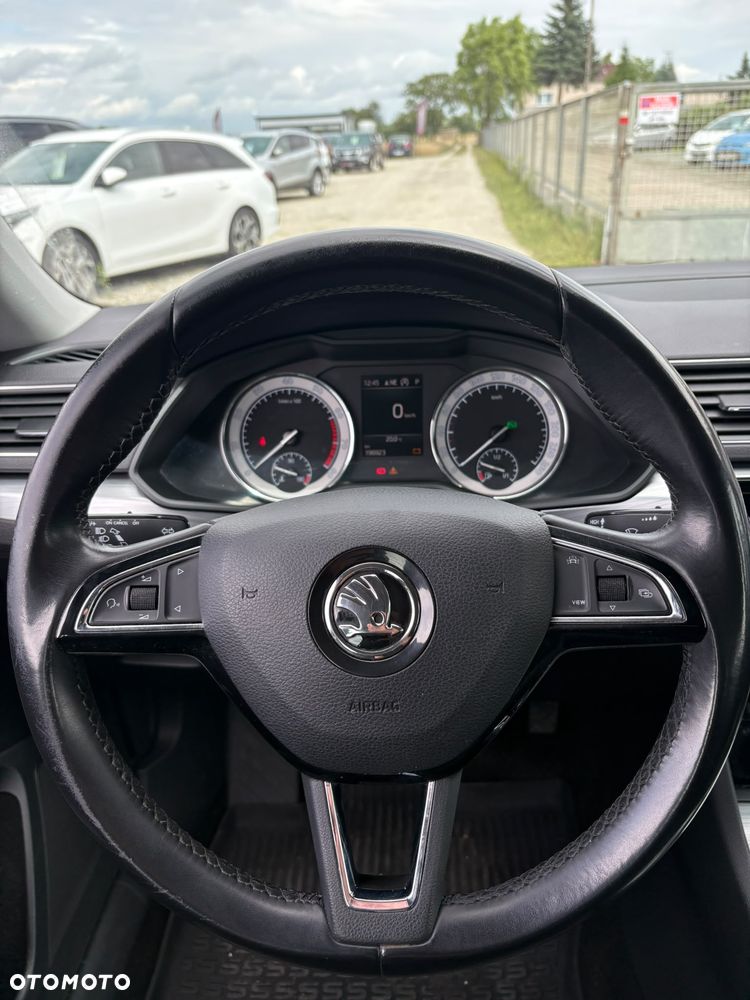 Skoda Superb 2.0 TSI Ambition DSG - 4