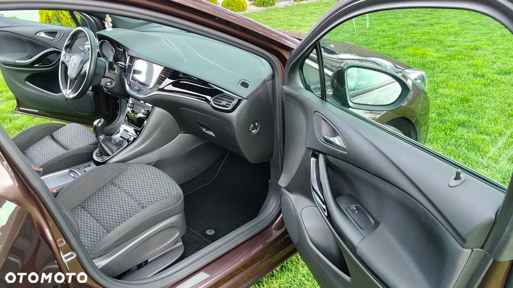Opel Astra 1.4 Turbo Innovation - 17