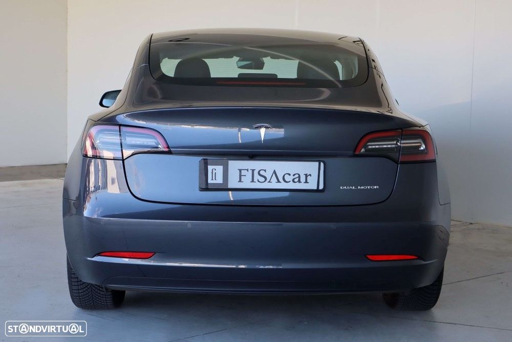 Tesla Model 3 - 10