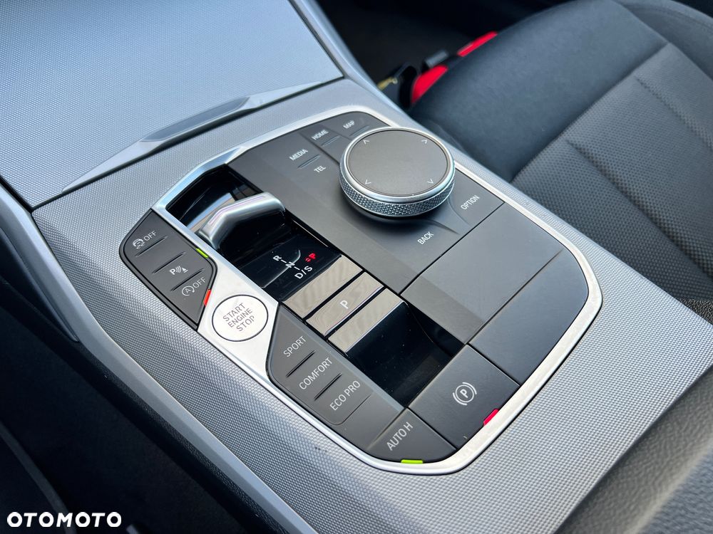 BMW Seria 3 318i Advantage - 27