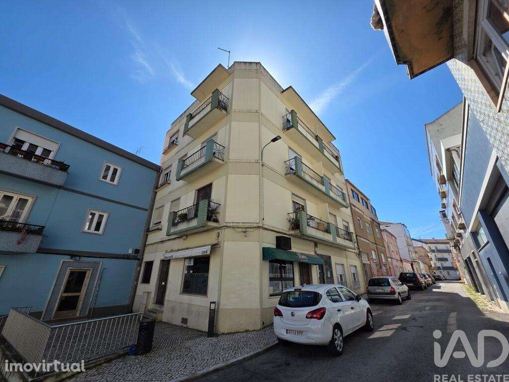Apartamento T2 em Caldas da Rainha - Nossa Senhora do Pópulo, Coto e S - Grande imagem: 2/18