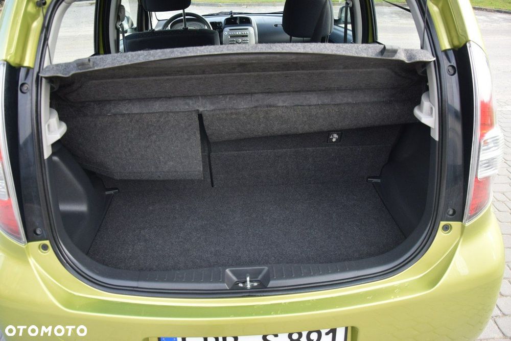 Daihatsu Sirion - 18