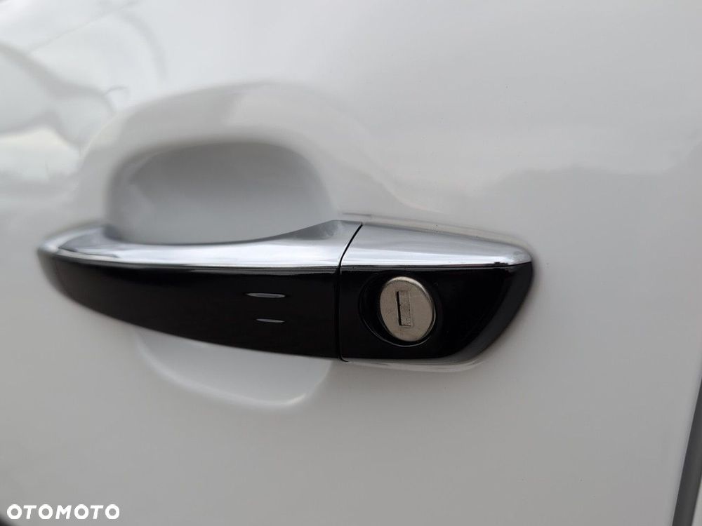 Citroën C3 1.2 PureTech Shine EAT6 - 13